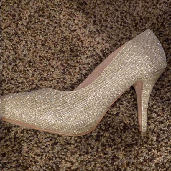 High Heels - Picture 2 of 6